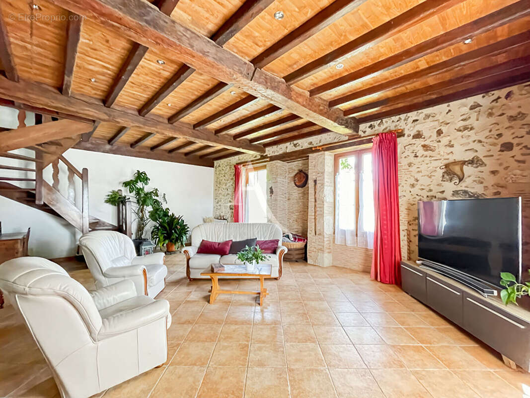 Charmante maison périgourdine avec dépendance, proche de Villeréal - photo 6