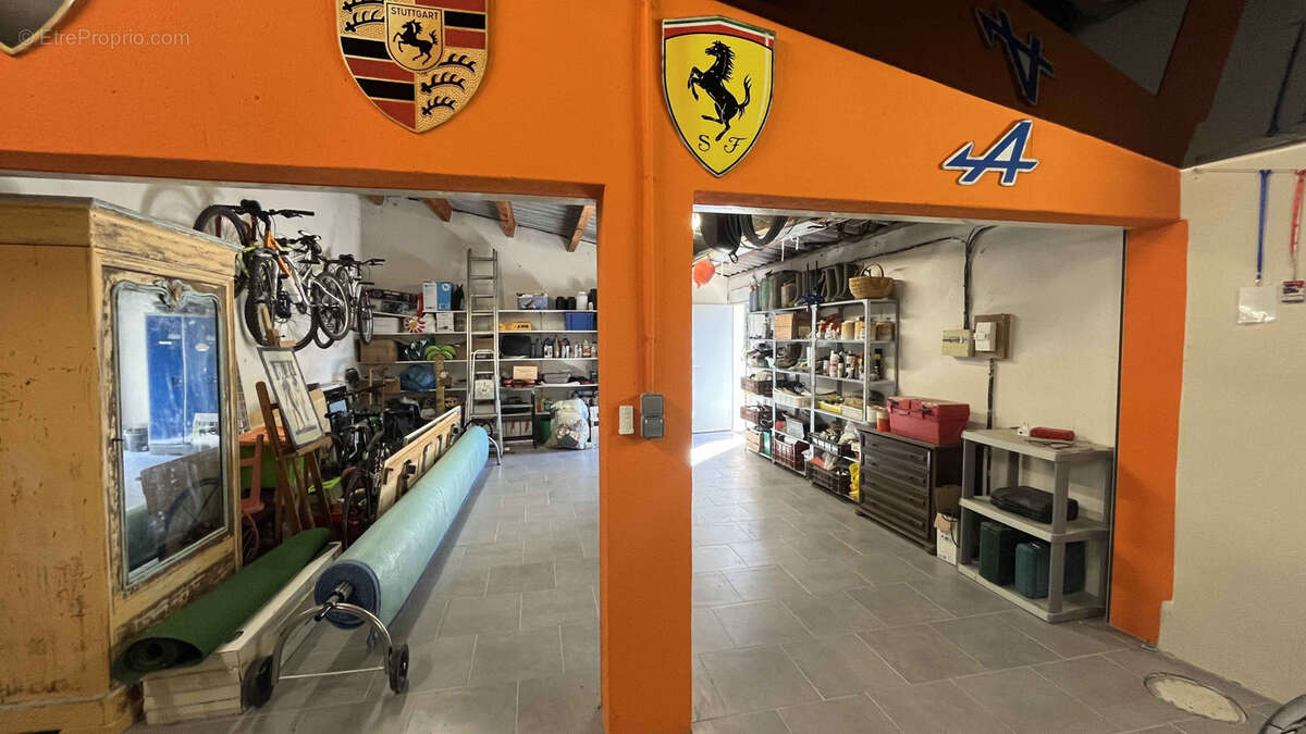 Maison à SAINT-MARCEL-DE-CAREIRET