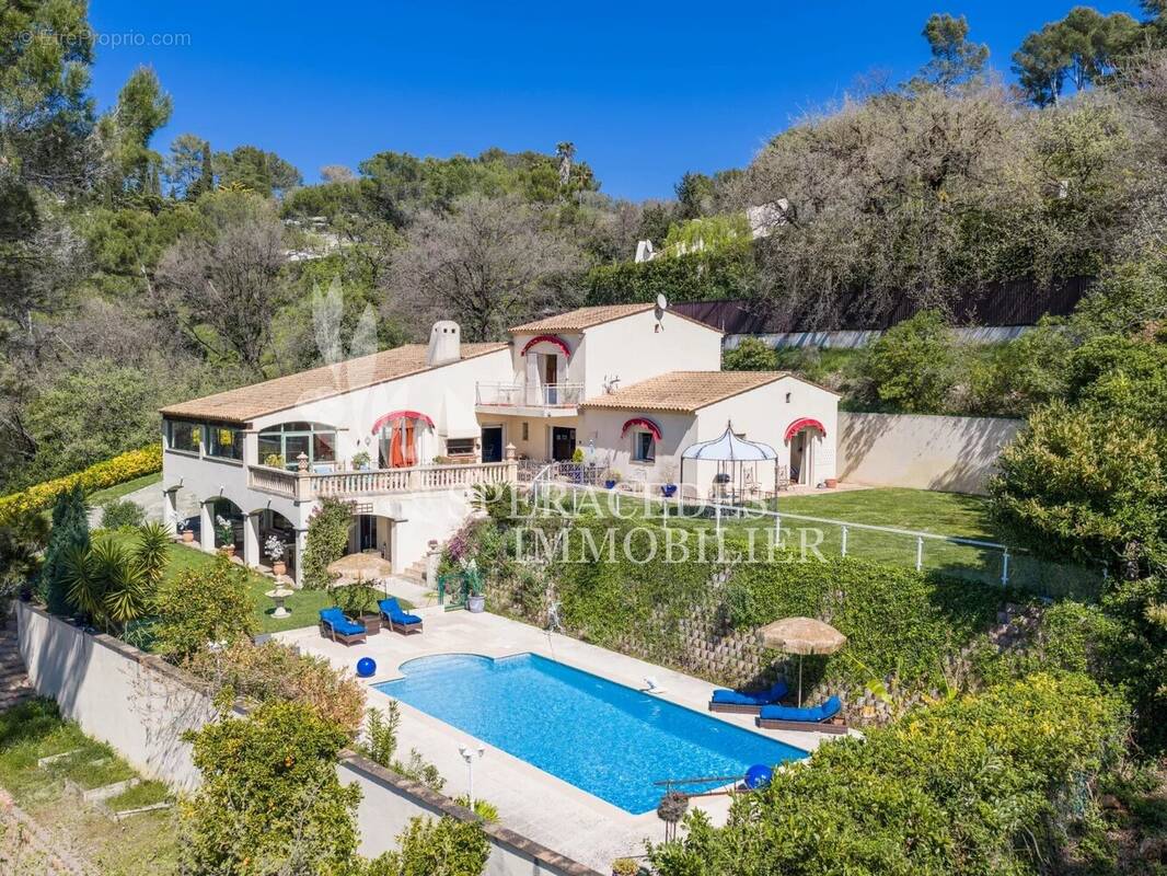 Maison à MOUANS-SARTOUX