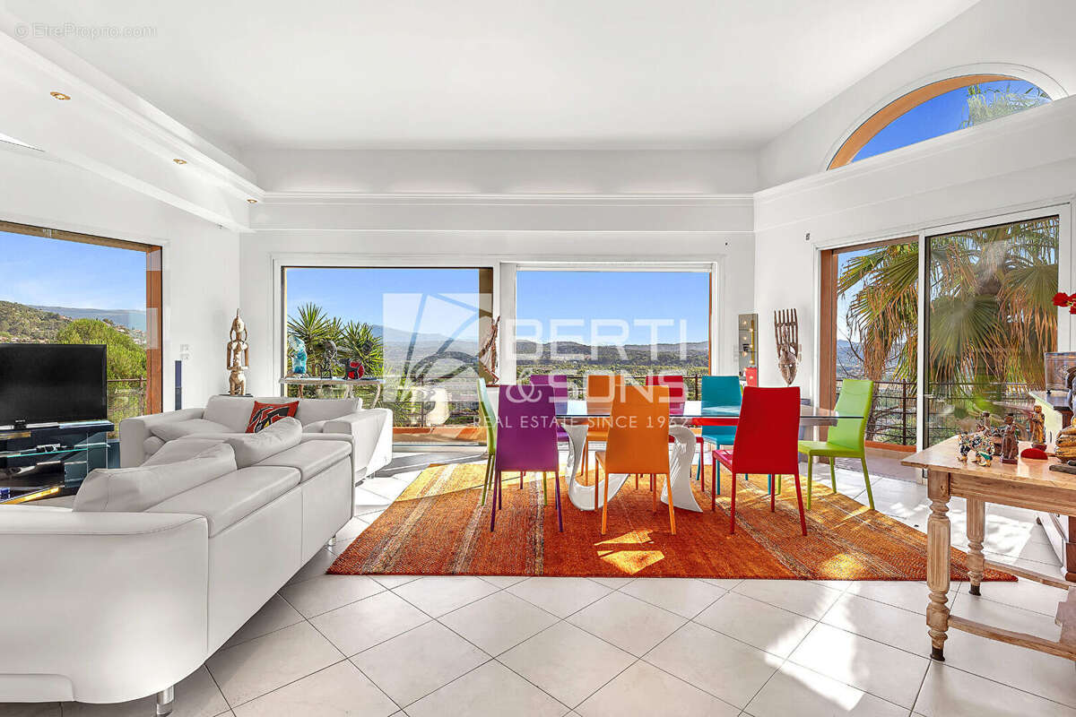 Villa de standing - vue mer et collines - photo 3