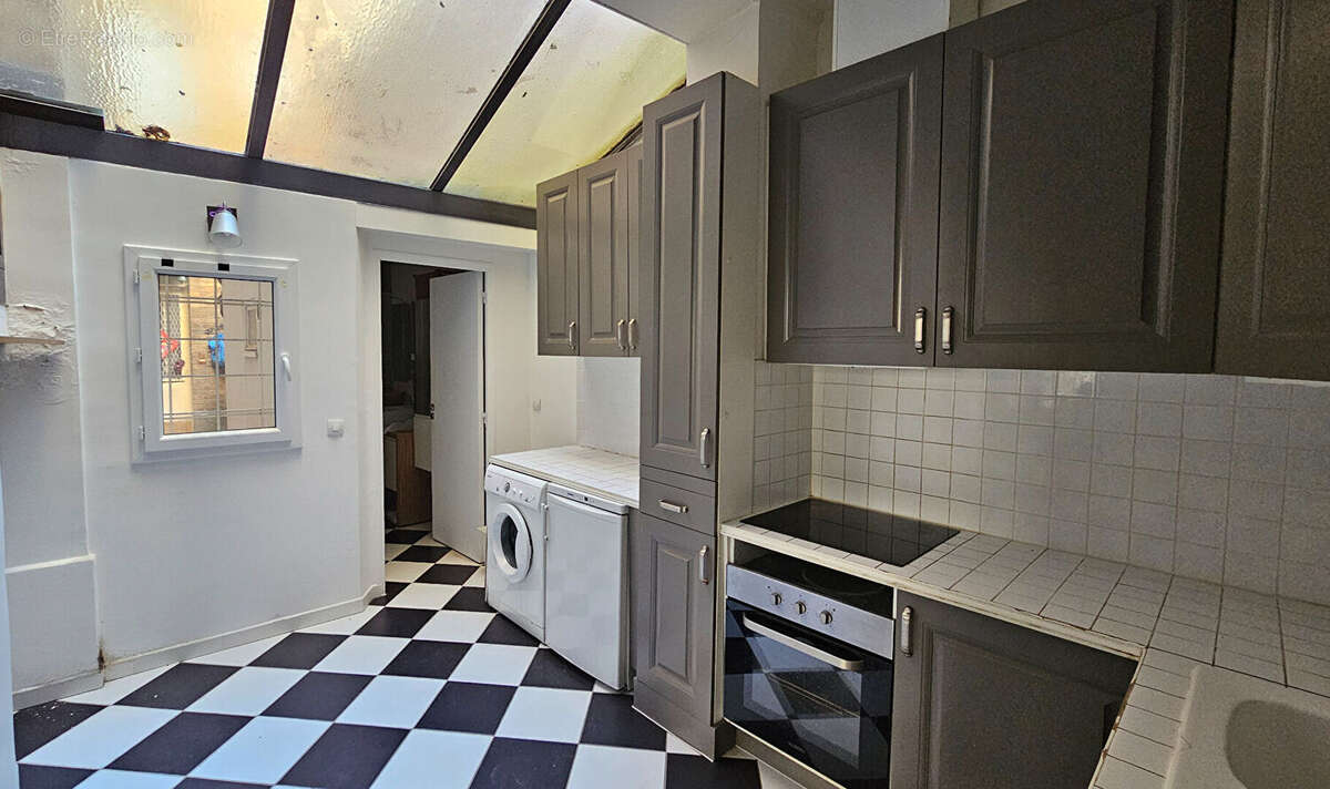 Appartement à PARIS-18E