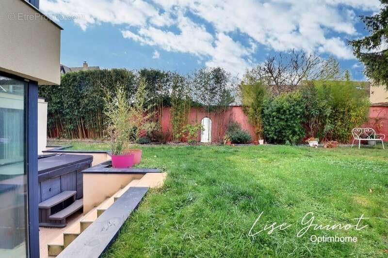 Maison à AULNAY-SUR-MAULDRE