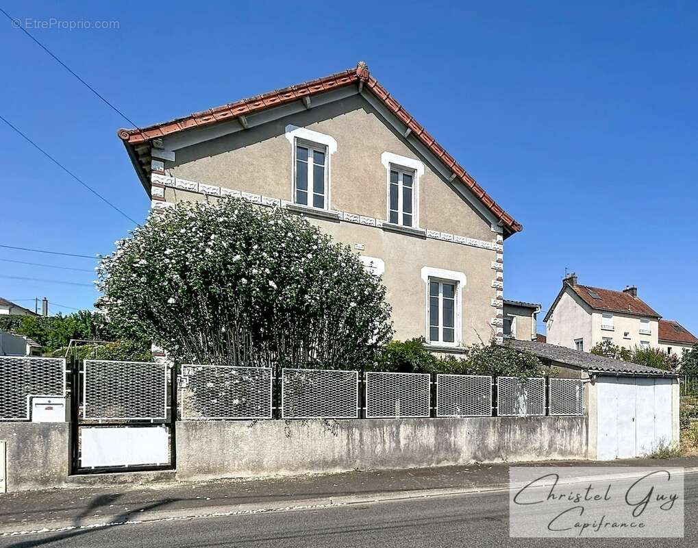 Montval-sur-Loir (72500) – Maison de caractère T5 à vendre des années 1930 avec jardin et garage - photo 14