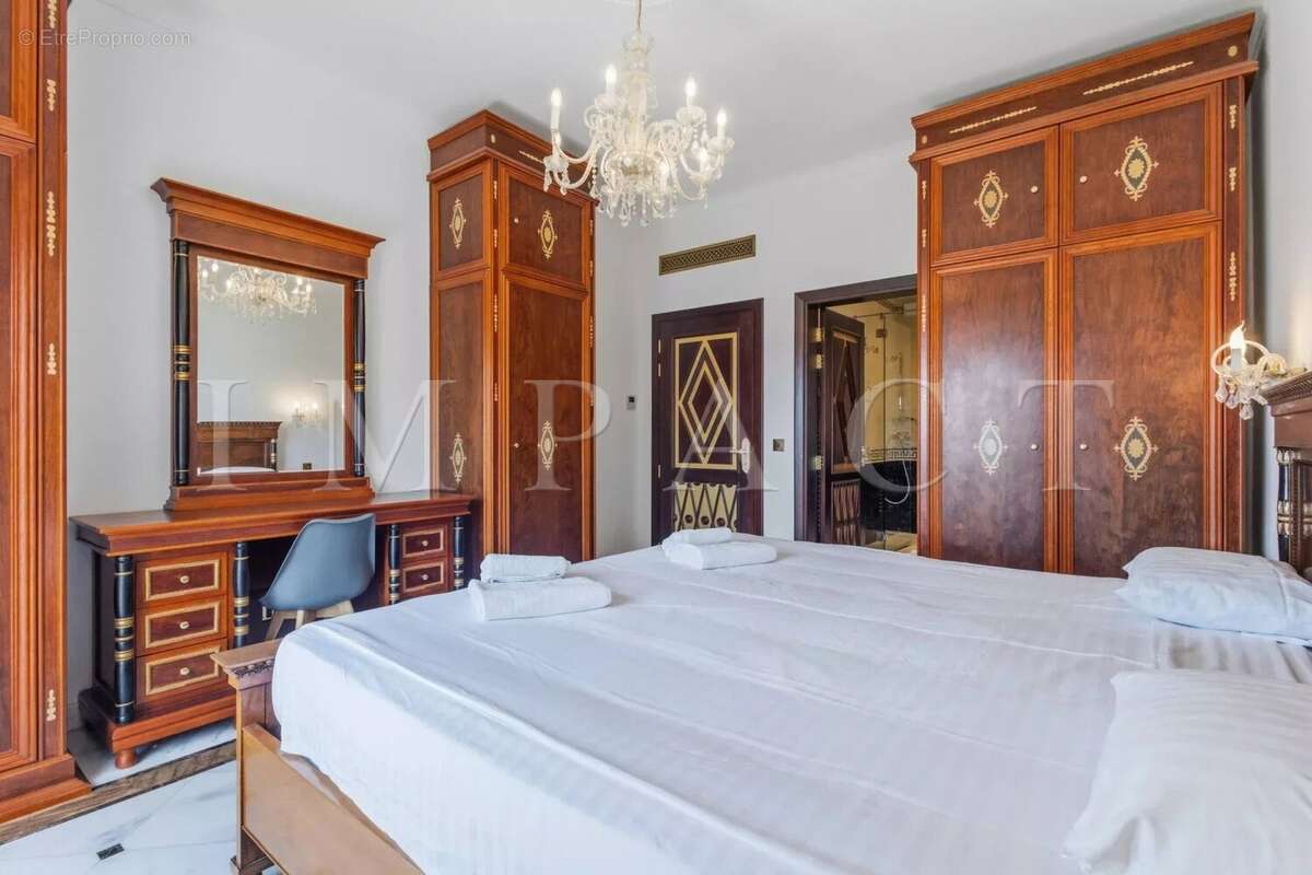 Cannes Croisette Grand Hotel Appartement 5 Pièces à Vendre - photo 9