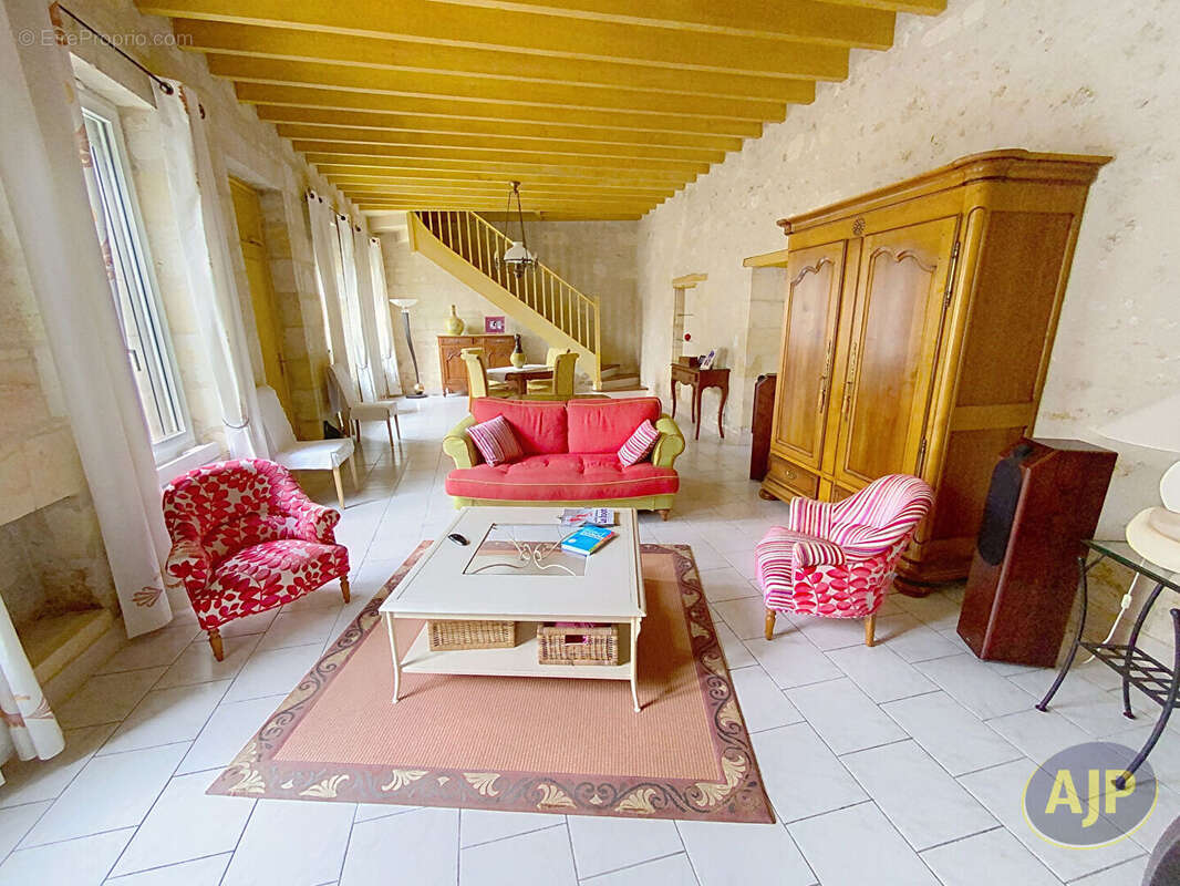 Maison à BLANQUEFORT