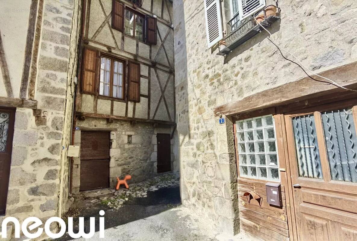 Maison à LAROQUEBROU