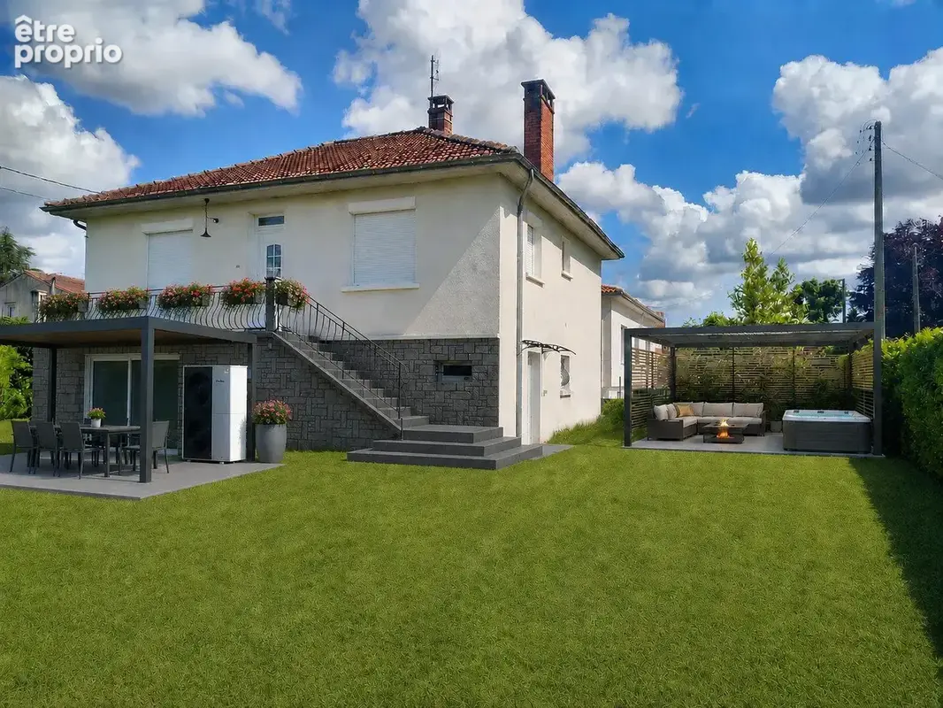 UN PETIT PARADIS AVEC UN EXTERIEUR COSSU