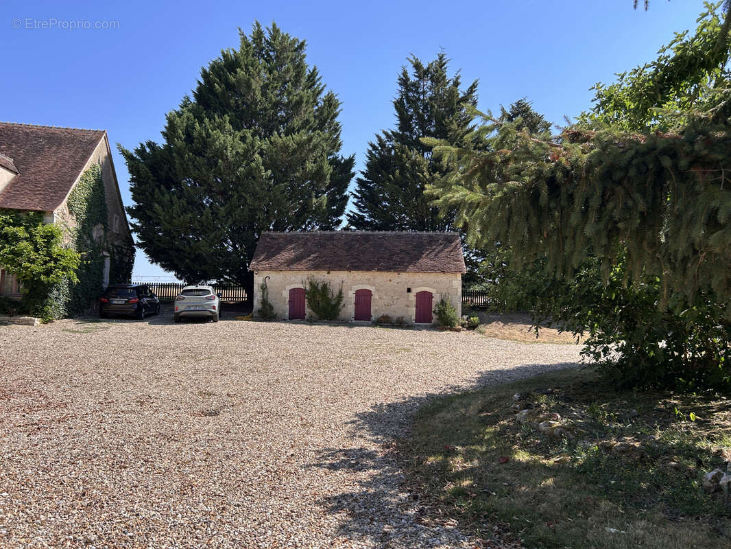 Propriété 10 pièces avec piscine à Chalais (36) - photo 24
