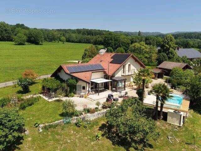 Maison à CERNEX