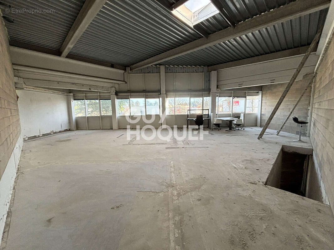 Commerce à FONTENAY-TRESIGNY