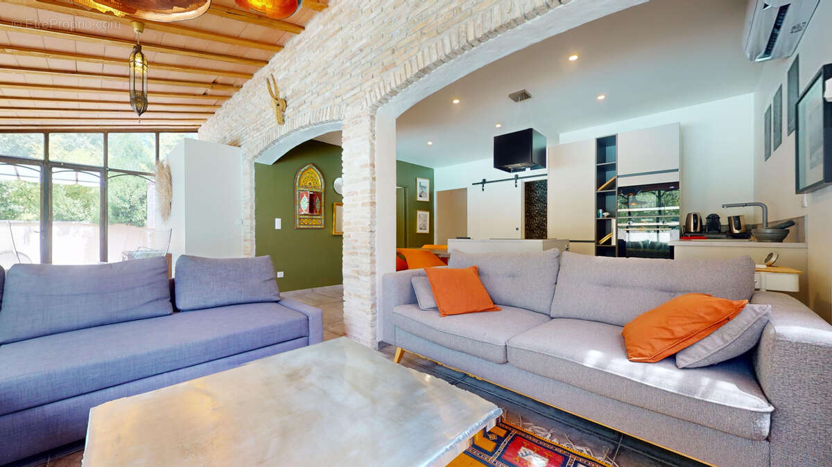 Maison à CABRIERES-D'AVIGNON