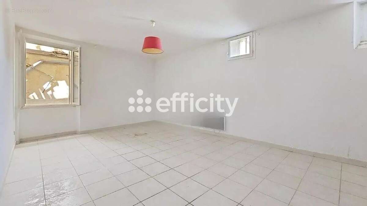 Appartement à MARSEILLE-7E