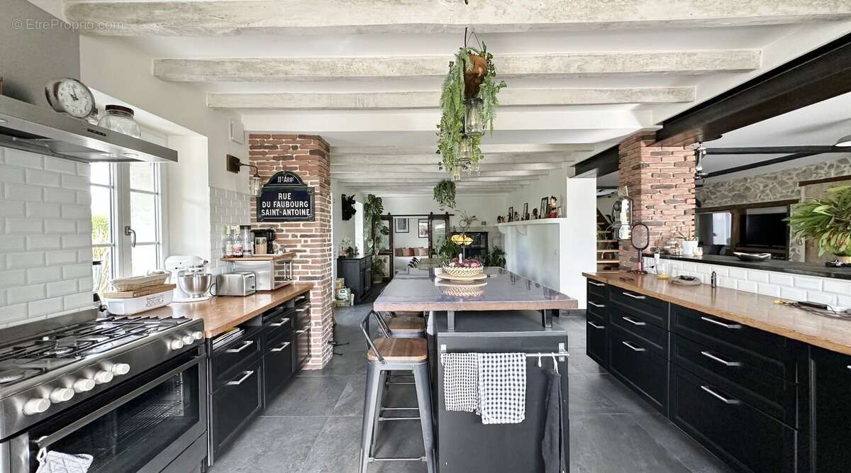 Maison à SAUBRIGUES