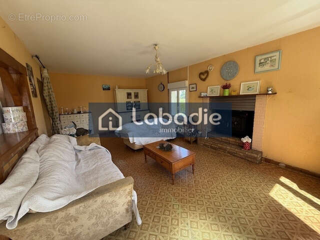 Maison 5 pièces, 124m2 terrain de 2619m2. - photo 3