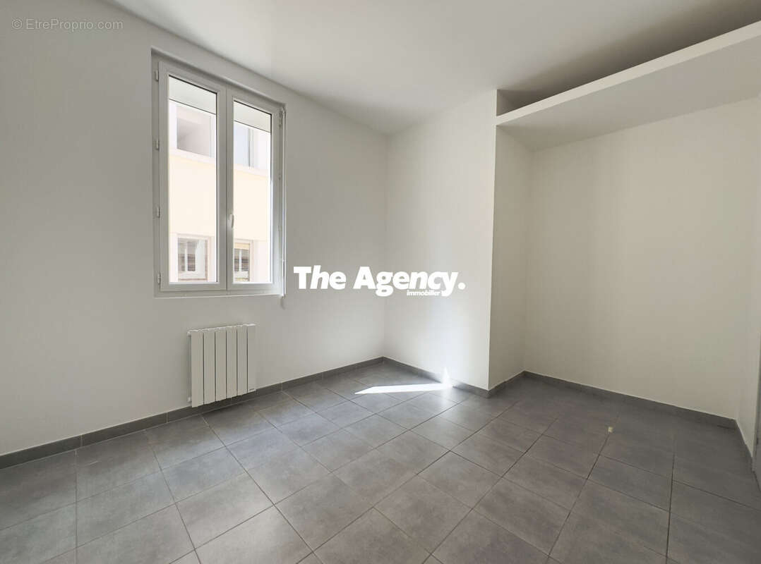 Appartement à MARSEILLE-1E