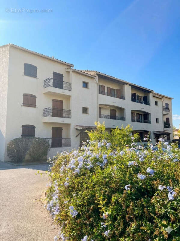 Appartement à SAINT-CYR-SUR-MER