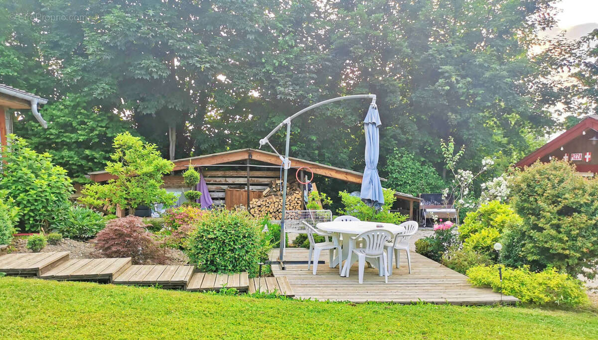 Maison à LA ROCHE-SUR-FORON