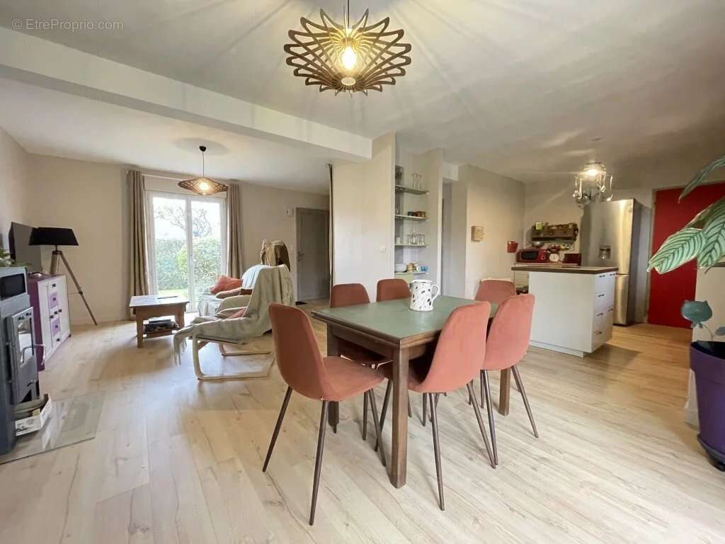 Maison à SAINT-SAMSON-SUR-RANCE