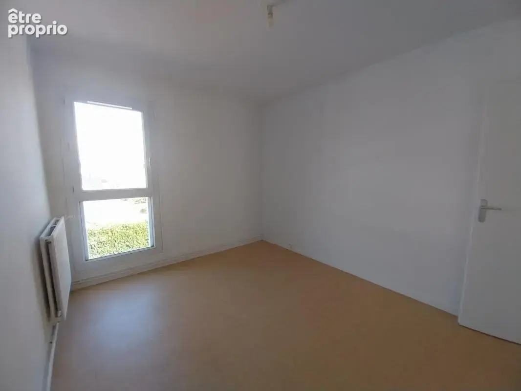 Sainte luce sur loire - beau t4 au 3eme etage avec cave - photo 9