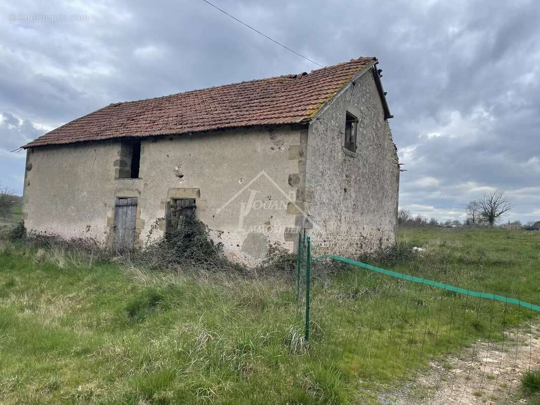 Terrain à YGRANDE