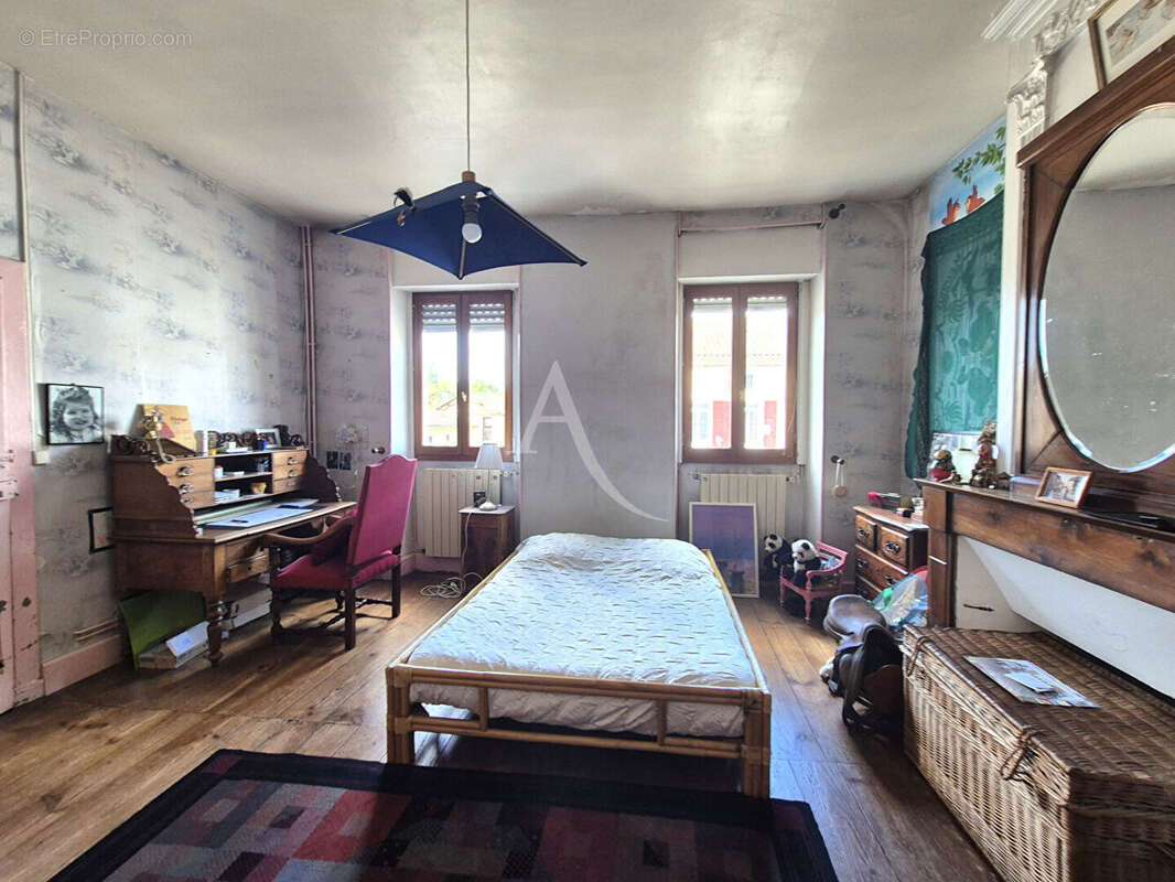 Maison à VILLENEUVE-DE-MARSAN