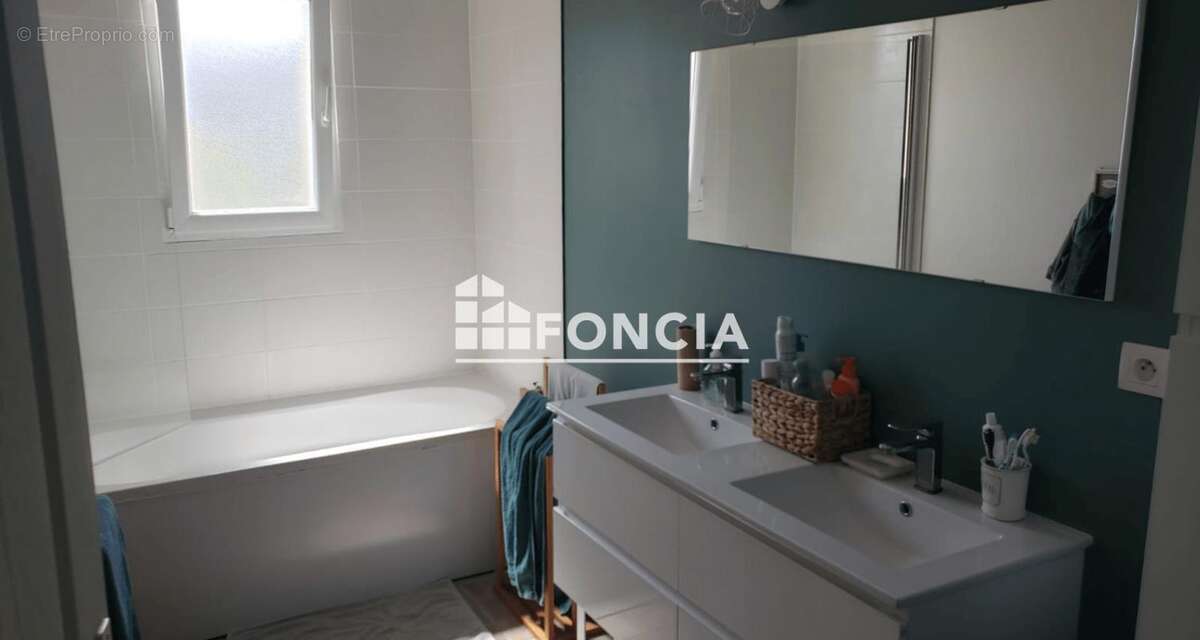 Maison à LE BREIL-SUR-MERIZE