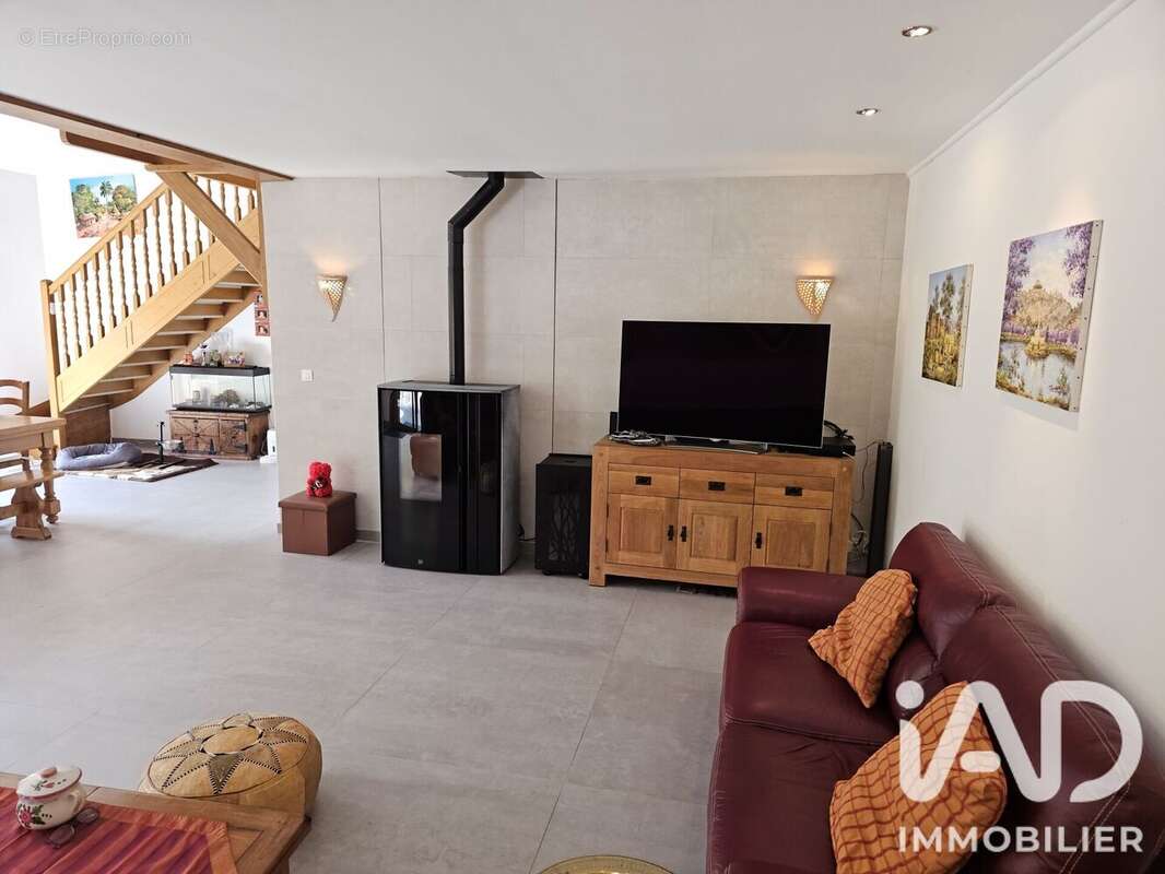Maison 220 m² à Gageac-Et-Rouillac  - photo 7