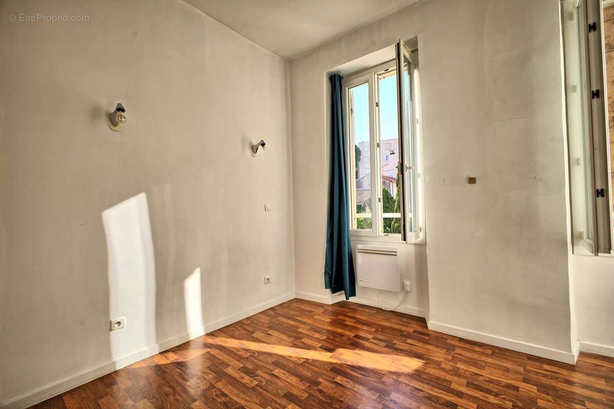 Appartement à MARSEILLE-6E