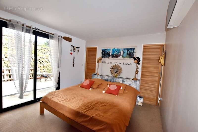 Maison à SOLLIES-TOUCAS