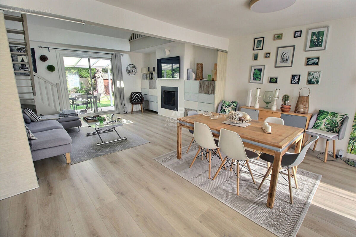 Maison à VERNEUIL-SUR-SEINE