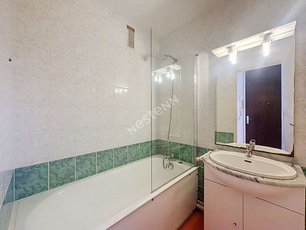 Nantes Tortière - Bords de l'Erdre studio de 29m2 avec  balcon, stationnement, cave - photo 6