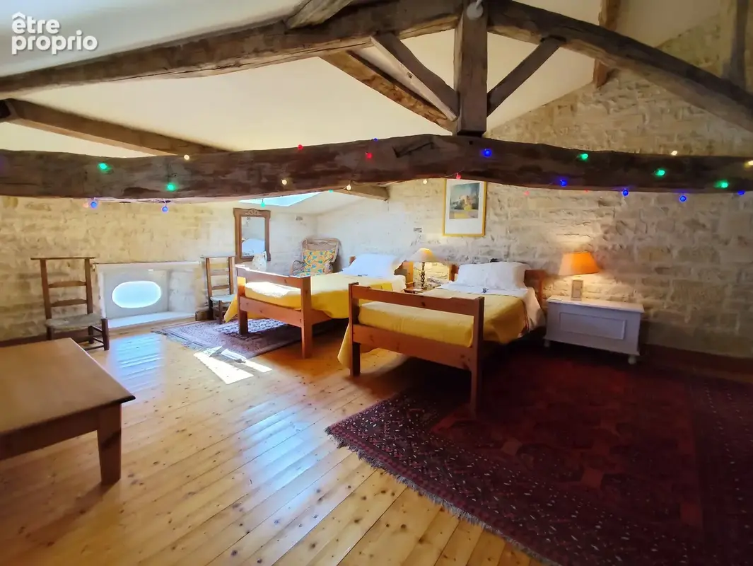 Jolie maison de village de quatre chambres avec grand jardin et grange, au cœur de Tusson - photo 13