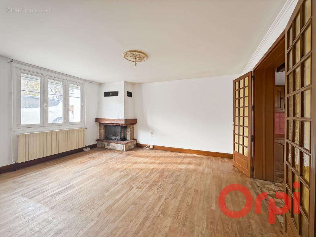 Maison à SAINT-AMAND-MONTROND