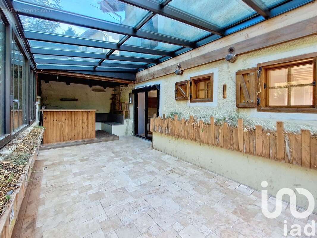 Maison 191 m² à Chavanoz  - photo 3