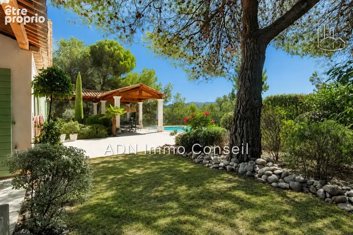 Maison 7 pièces 191 m² à vendre à Mallemort (13370) - photo 2