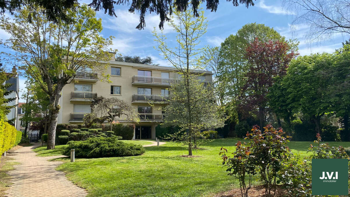 Appartement à ENGHIEN-LES-BAINS