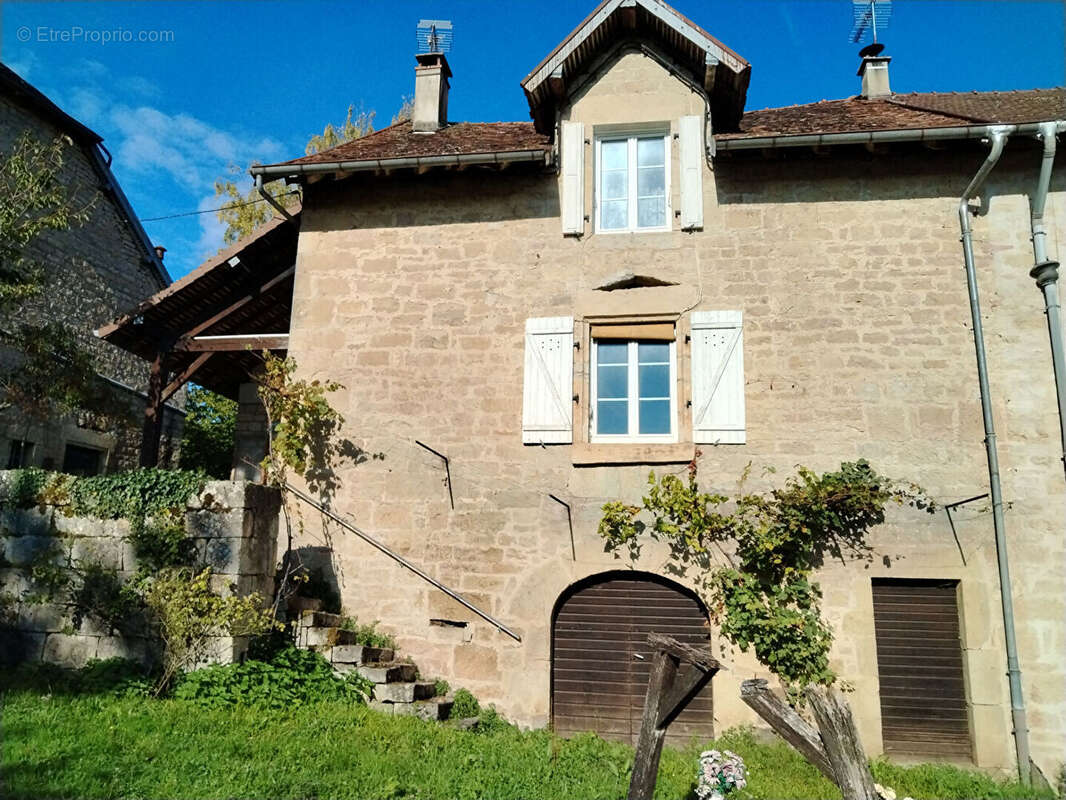 Maison à GROZON
