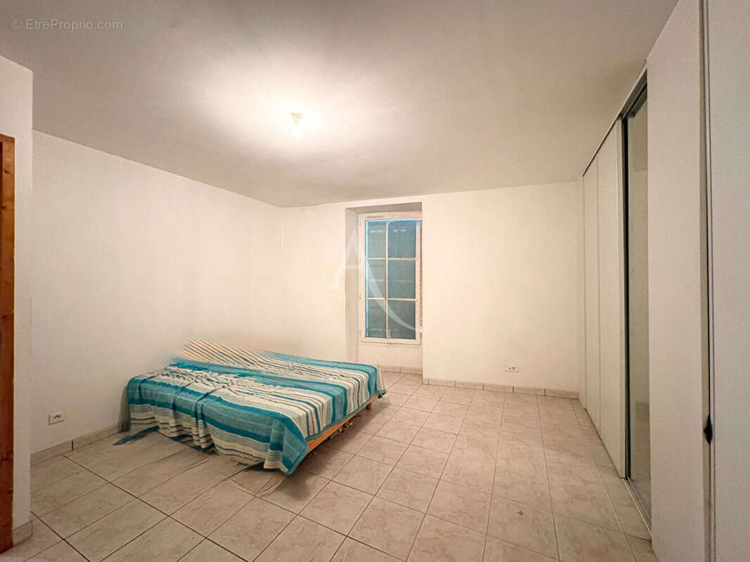Maison - 2 logements (70m²) - Nalliers - 142m² - photo 7