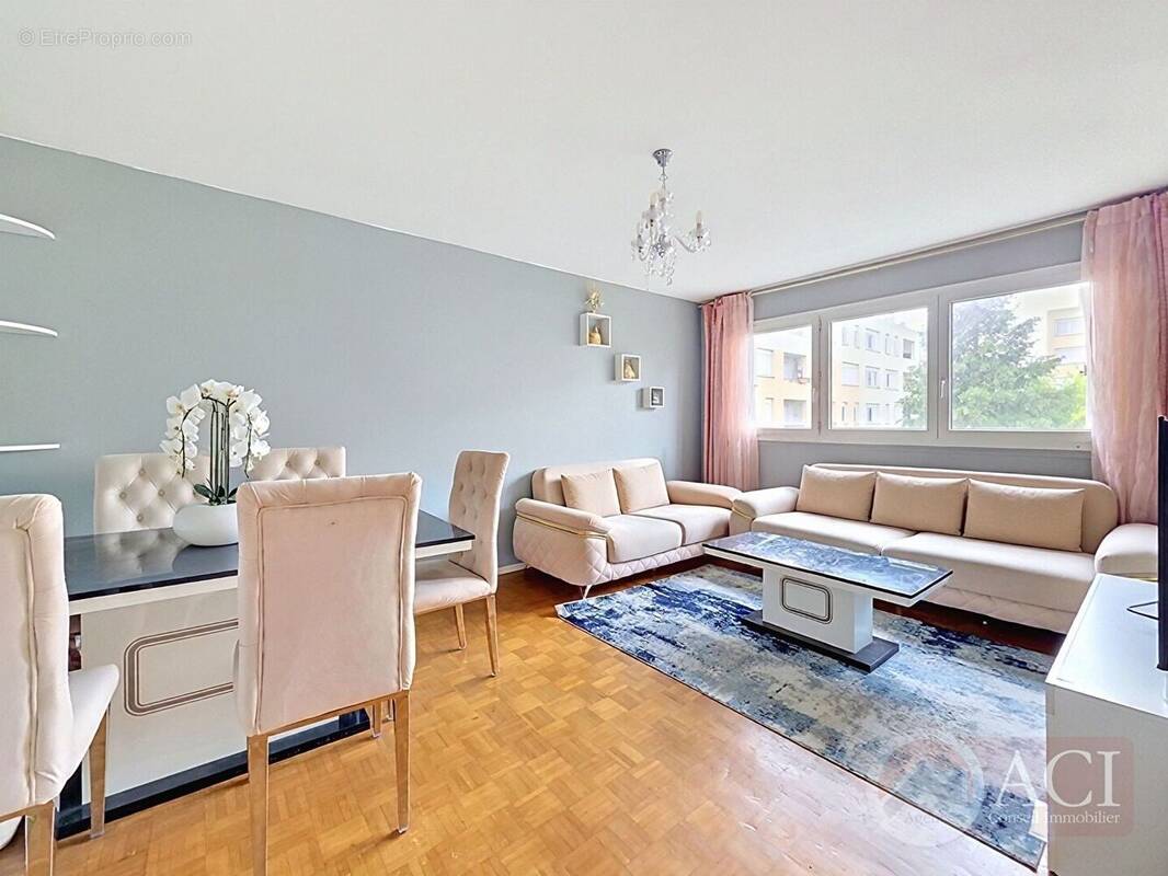 Appartement à SAINT-GRATIEN