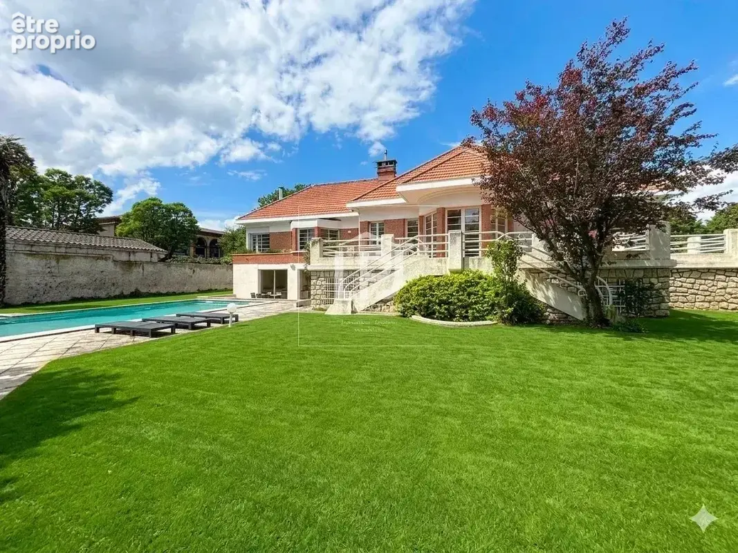 Cœur de Village, bords de Garonne – Maison lumineuse 4 chambres + 1 bureau, avec piscine sur une parcelle de près de 1500 m², va - photo 5