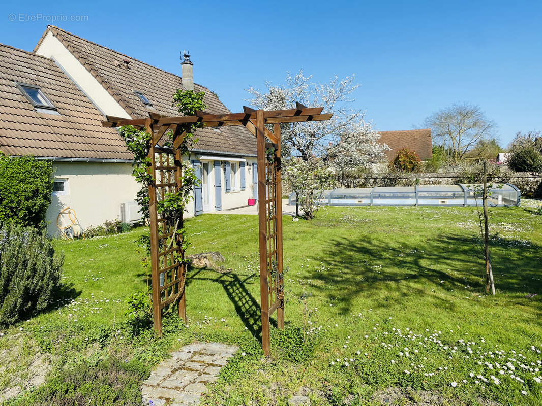 Maison à JOUARS-PONTCHARTRAIN