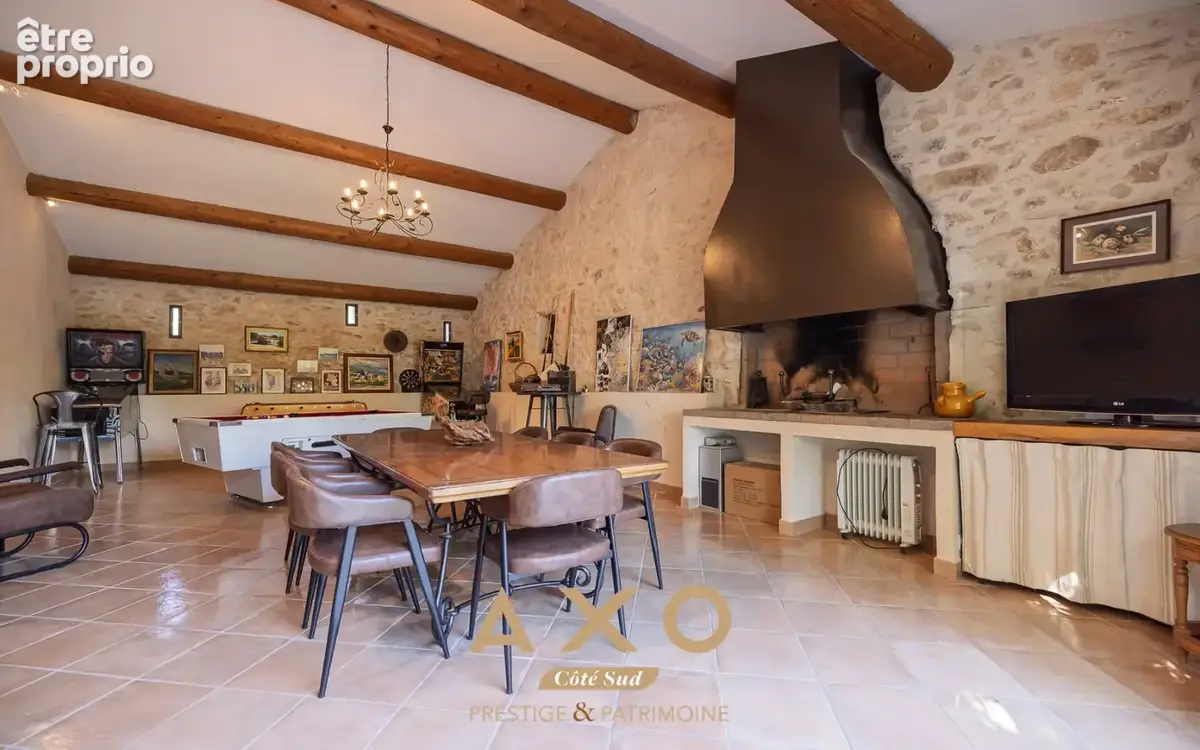 Coudoux - maison de caractère en pierre - 317 m² - 2 habitations - piscine - jardin paysager - terrain 1 600 m² - 1 400 000     - photo 13