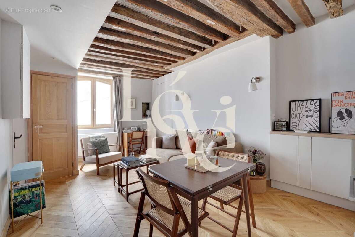 Appartement à PARIS-14E