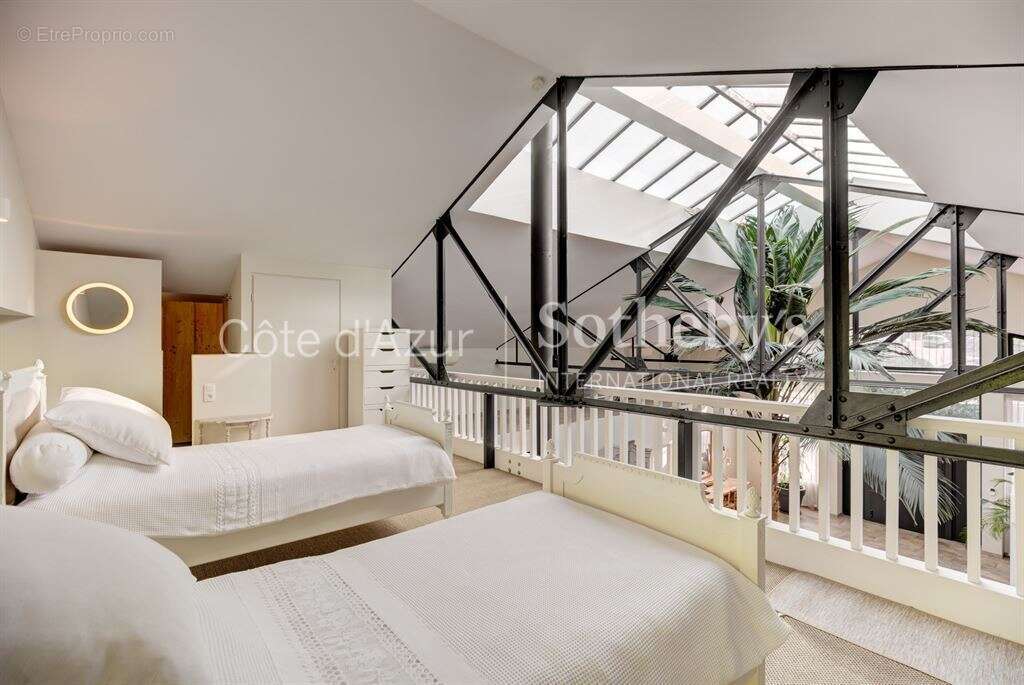 Cannes centre, villa de ville rénovée avec terrasse à proximité de la Croisette - photo 16