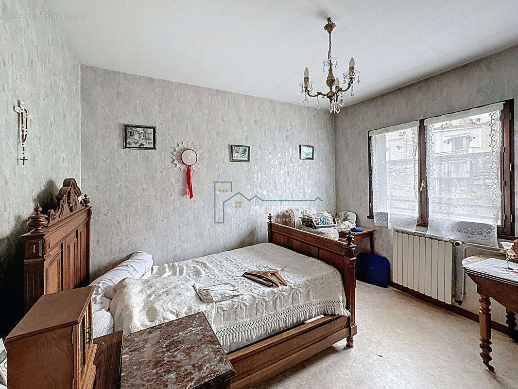 Maison à LE PALAIS-SUR-VIENNE