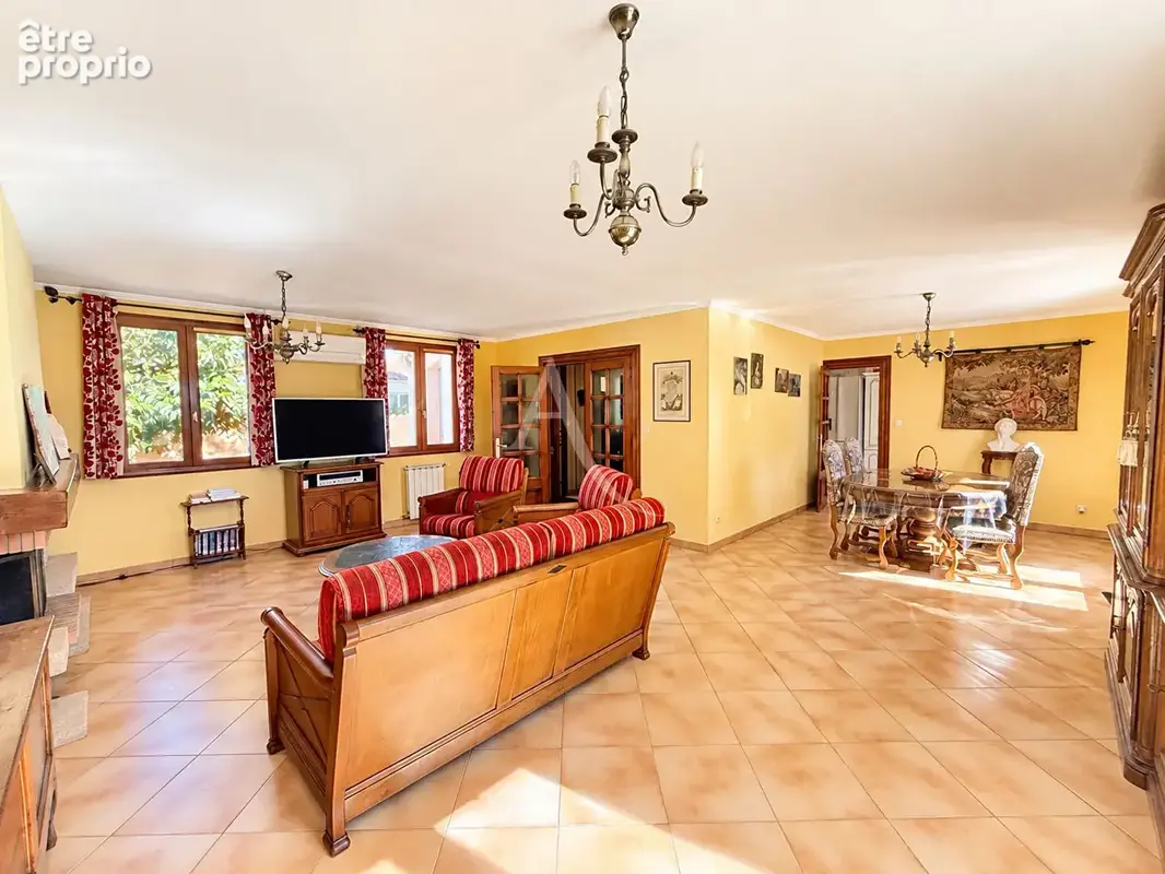 Paulhan maison avec dépendance sur 2400m2 avec piscine - photo 4