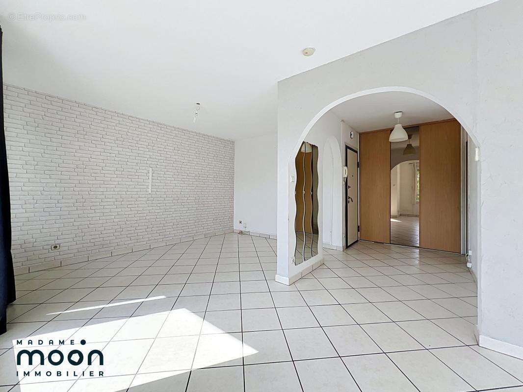 Exclusivité Oullins Pierre Bénite Montmein appartement - Cave - Balcon T4 77m² - photo 11