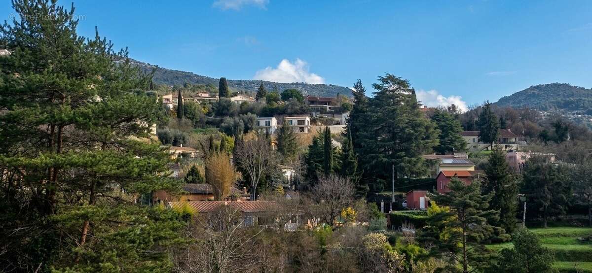Maison à TOURRETTE-LEVENS