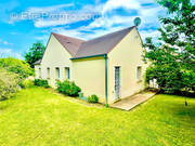 Maison à CRECY-LA-CHAPELLE