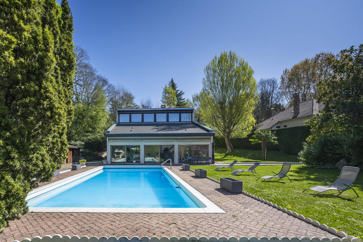 Maison à LA CELLE-SAINT-CLOUD